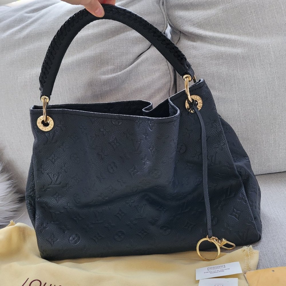 Louis Vuitton Artsy Handbag